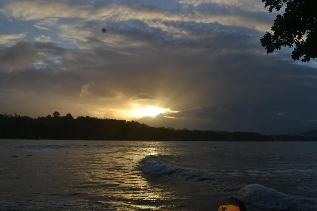 Hotel Cahuita Exteriör bild