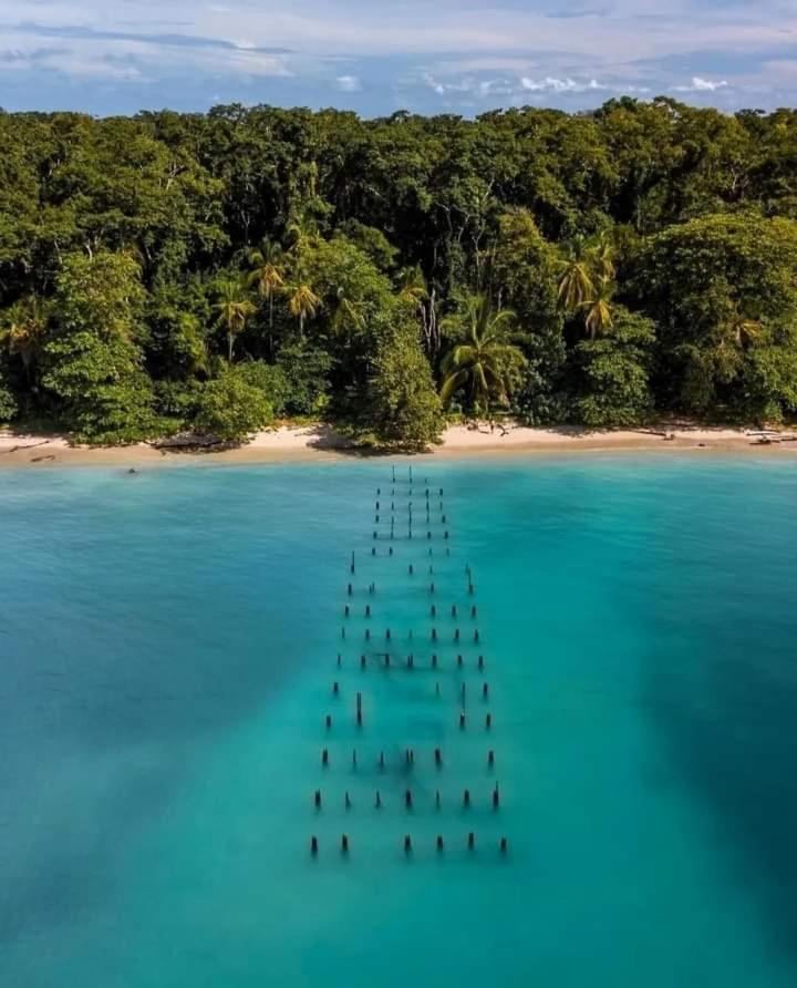 Hotel Cahuita Exteriör bild