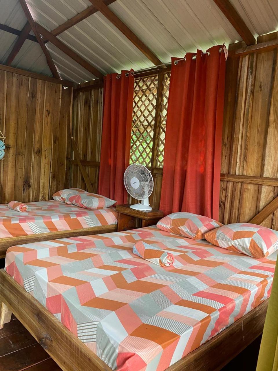 Hotel Cahuita Exteriör bild