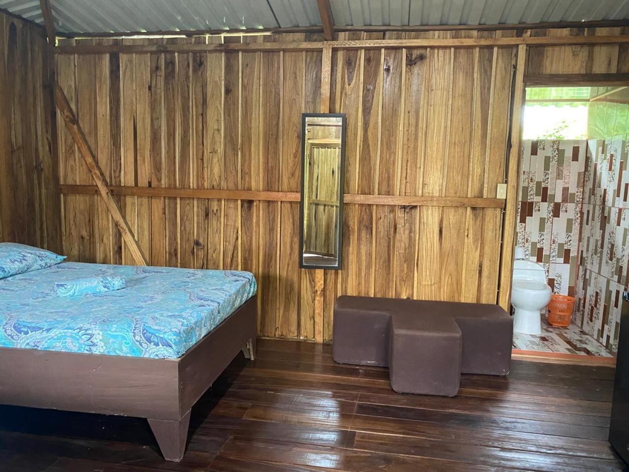 Hotel Cahuita Exteriör bild